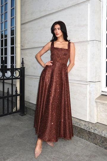 Vestido Midi Bordado com Paetês e Miçangas