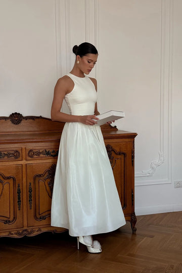 Vestido Midi com Saia Voluminosa em Tom Neutro