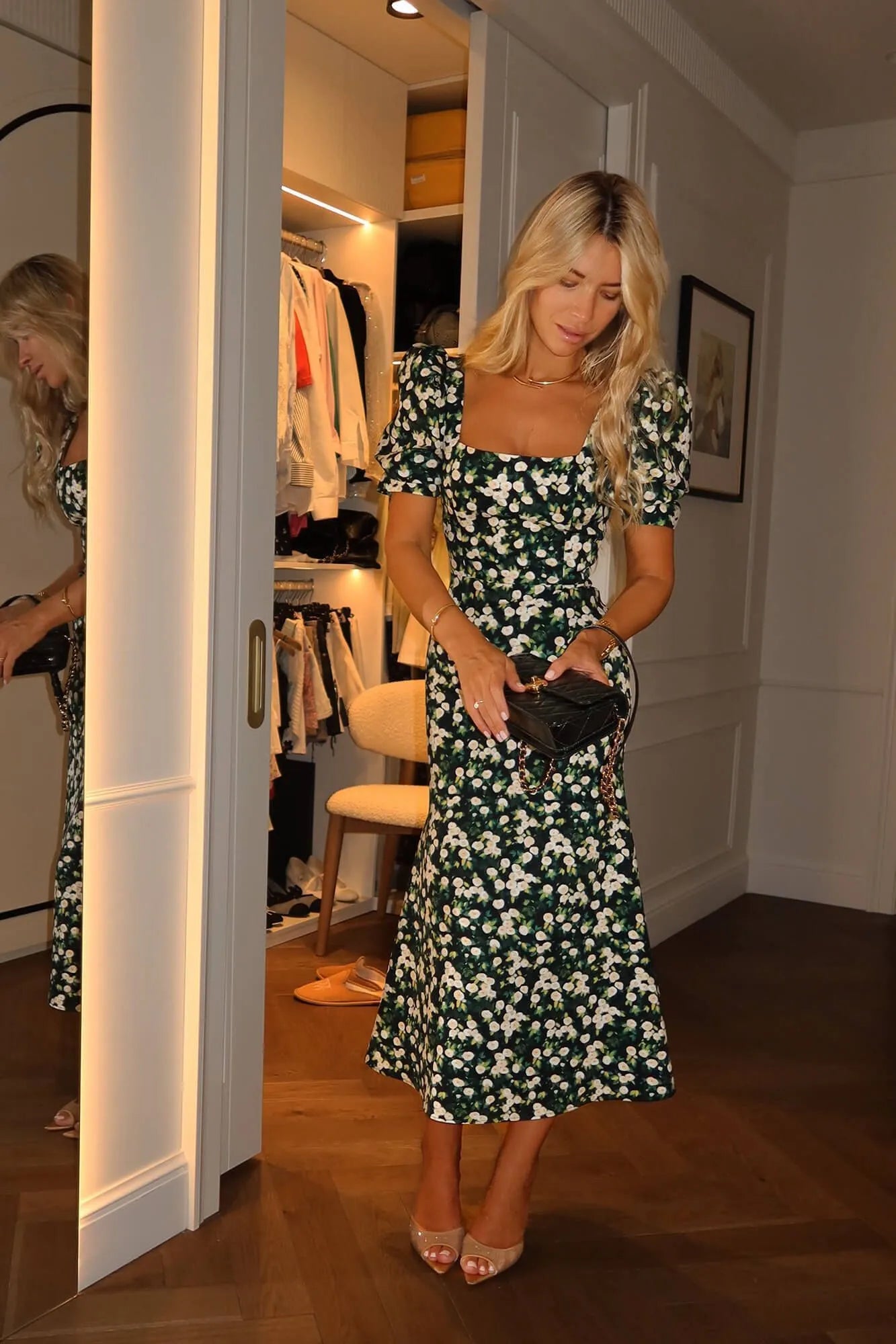 Vestido Midi com Decote Quadrado e Saia Godê