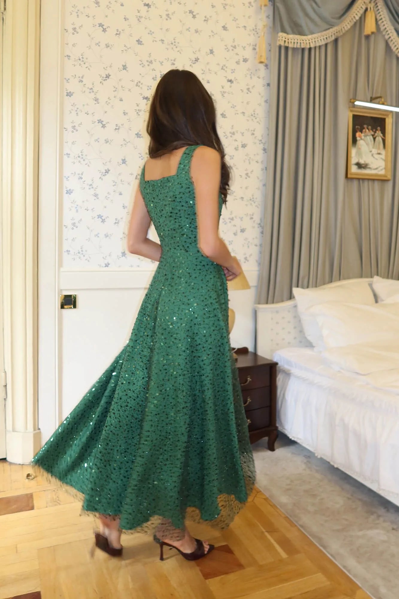 Vestido Midi Bordado com Paetês e Miçangas