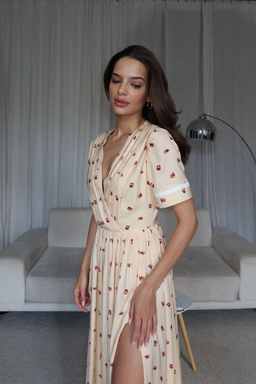 Vestido Midi Envelope com Fendas e Drapeado